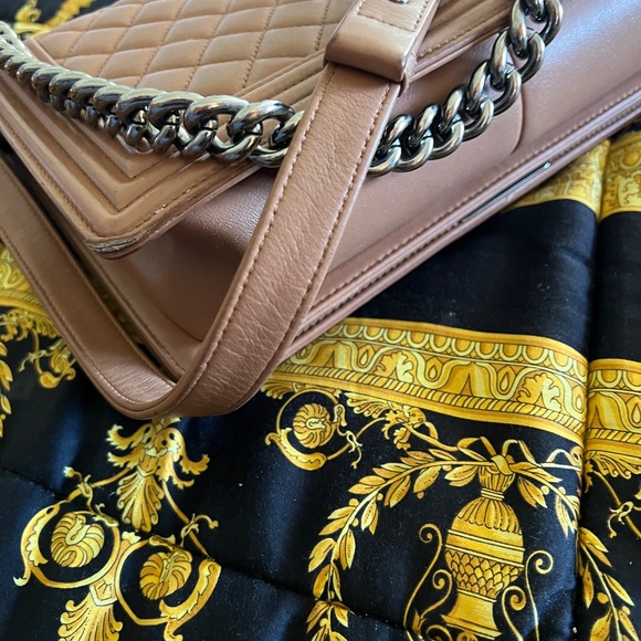 Chanel - Picture 8 of 11